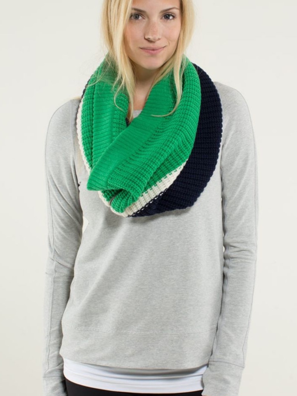 Lululemon Falling Freely neck warmer scarf